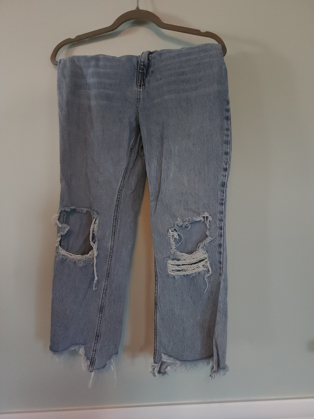 BDG Light Wash Ripped Straight-Leg Jeans
